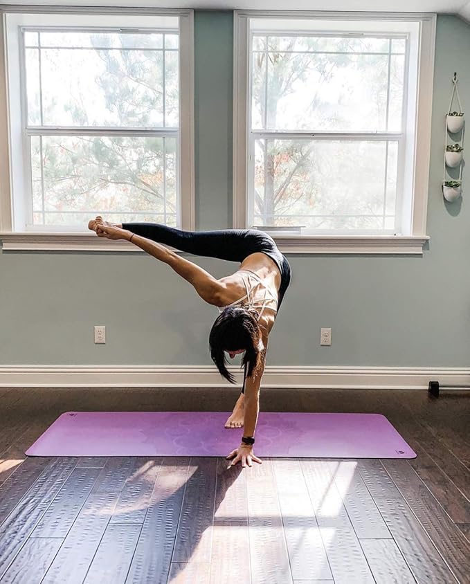 Clever Yoga Liquid Balance Thick Yoga Mat - Pro Exercise Yoga Mat with Non-Slip Surface for Home Gym, Earth-Friendly & Recyclable Pilates and Workout Pad Women & Men, 4.5 mm